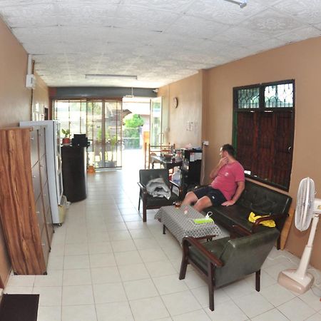 Sharky'S Hostel Pai Exterior photo
